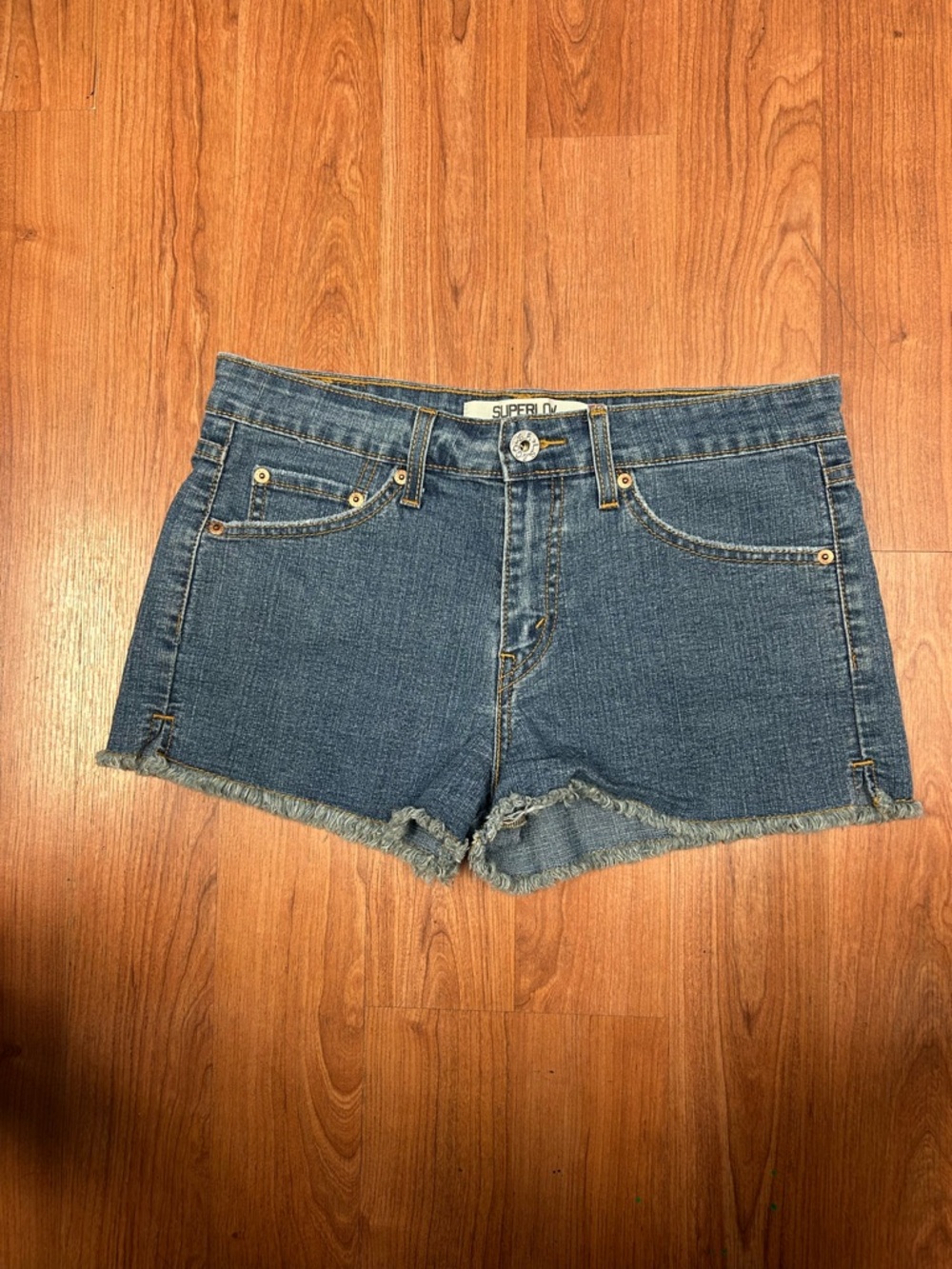 Levi’s 518 Super Low Shorts Size 9/28-29